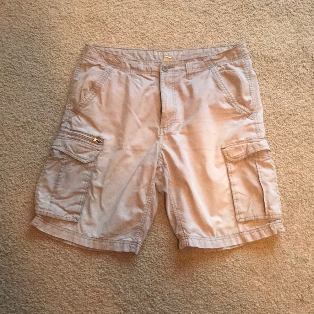 Men's khaki cargo shorts.   36 waist.